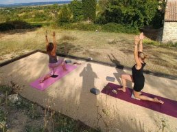 Yoga with Bettina - cours et ateliers du mois de juillet