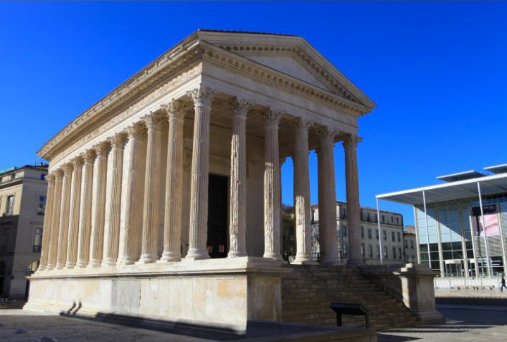 Les arènes de Nîmes © L. Bourdereaux