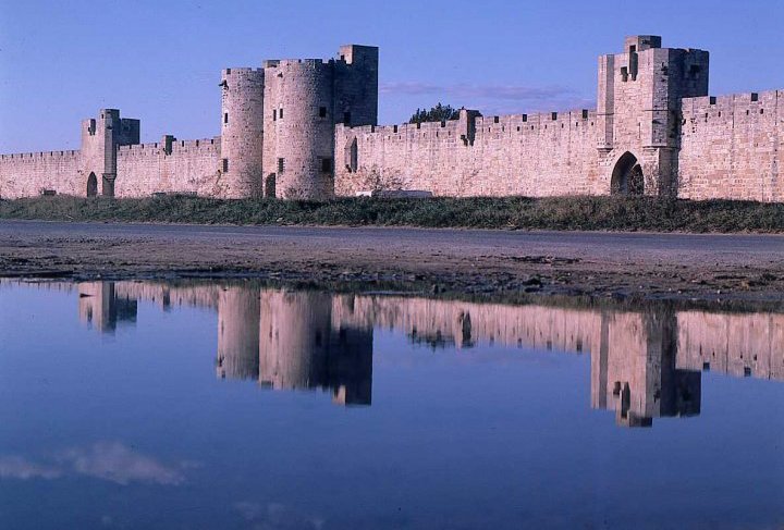 tour remparts aigues mortes